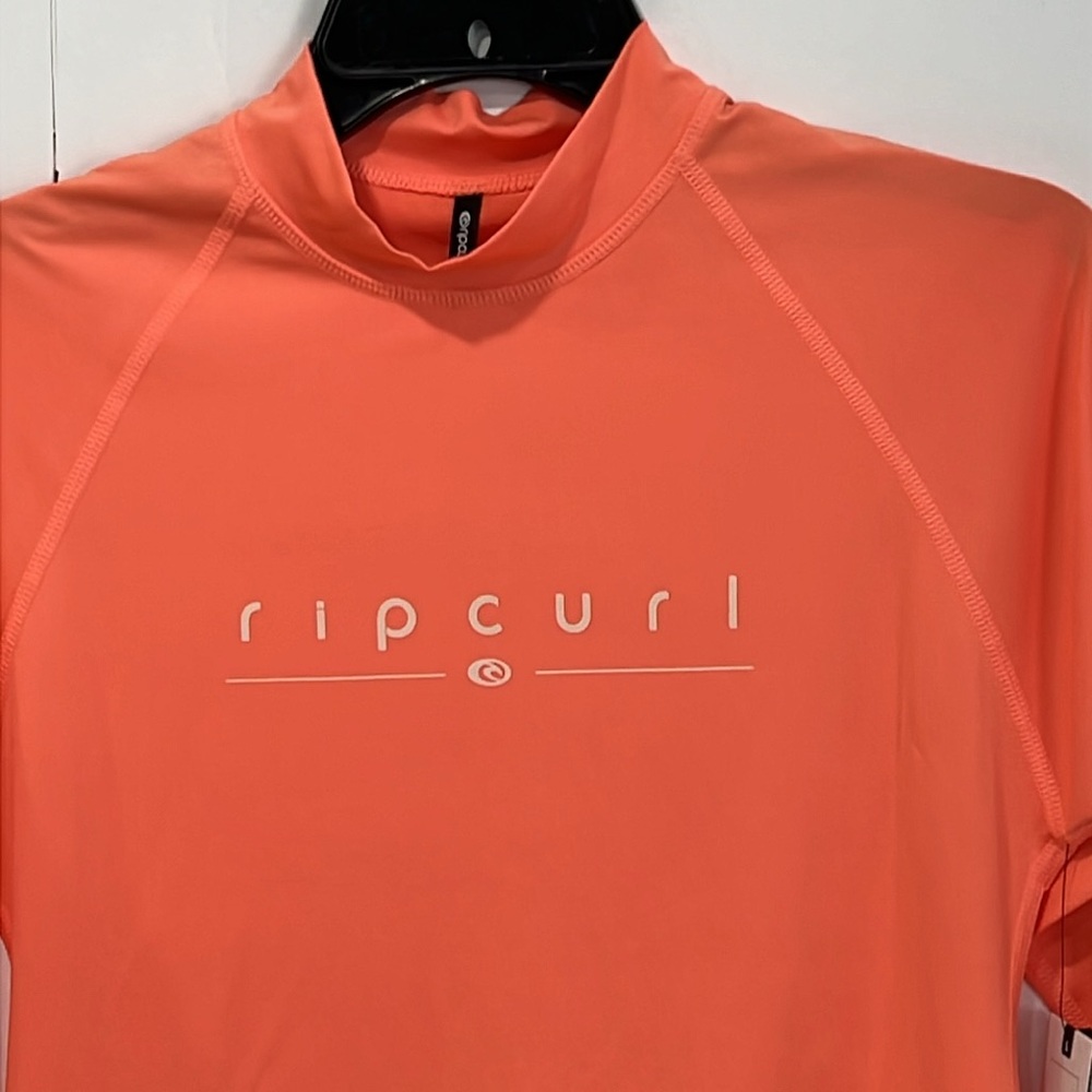 RIP CURL Golden Rays LS Rash Guard
- Coral, M - Picture 6 of 12